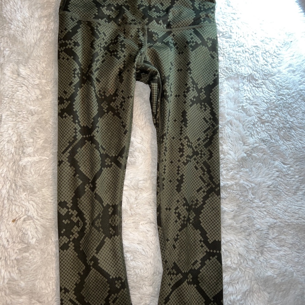 Lululemon Wunder Under Hi-Rise Full-On Luon Size4
